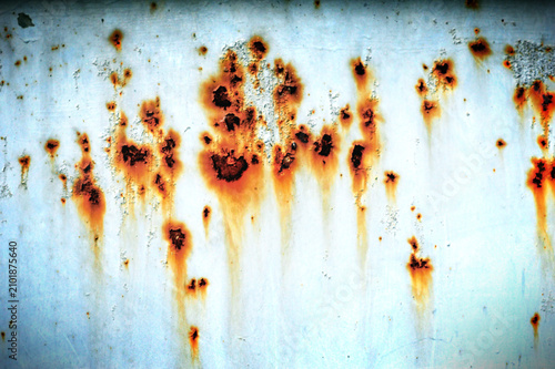 Foto Close-up of rusty painted metal surface with corrosion and oxidation