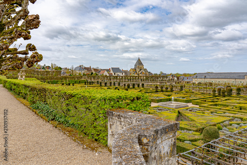 chateau de villandry, architecture, tower, europe, building, castle, church, cathedral, travel, france, city, landmark, tourism, medieval, ancient, sky, history, old, monument, historic, water, stone,