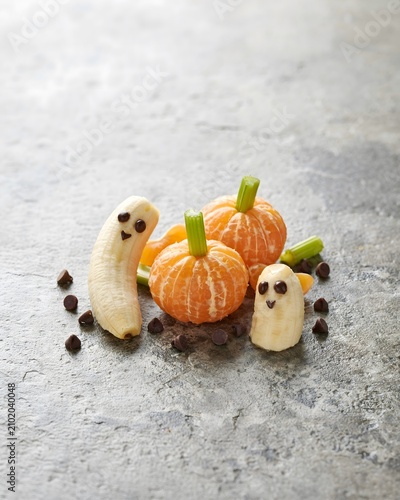 Halloween fruit snacks playful banana ghosts and clementine pumpkins for kids' parties