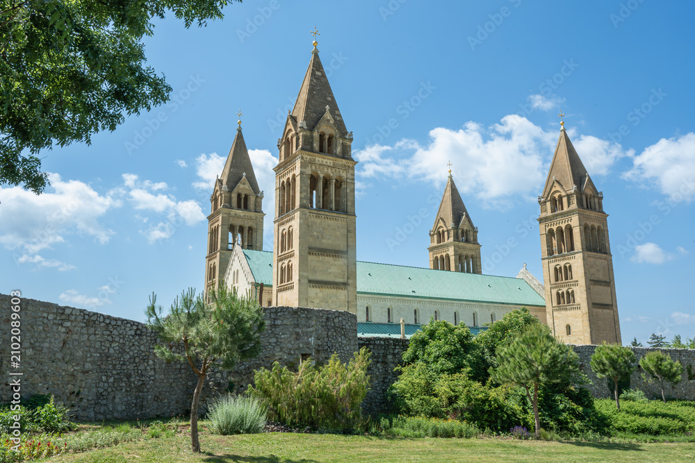 Obraz premium The Four Towers of Pécs
