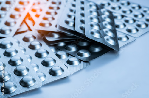 Fotografía Aluminum foil blister packs stacked for pharmaceutical industry