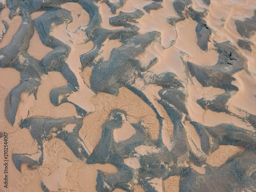 Foto Abstract sand patterns on a beach