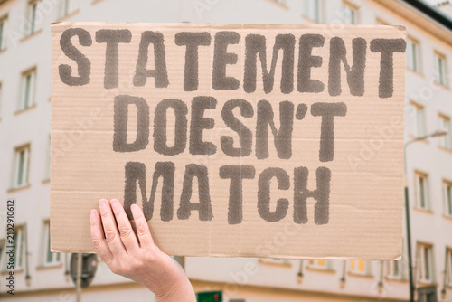Foto "Statement Doesn't Match" Public comments are inconsistent