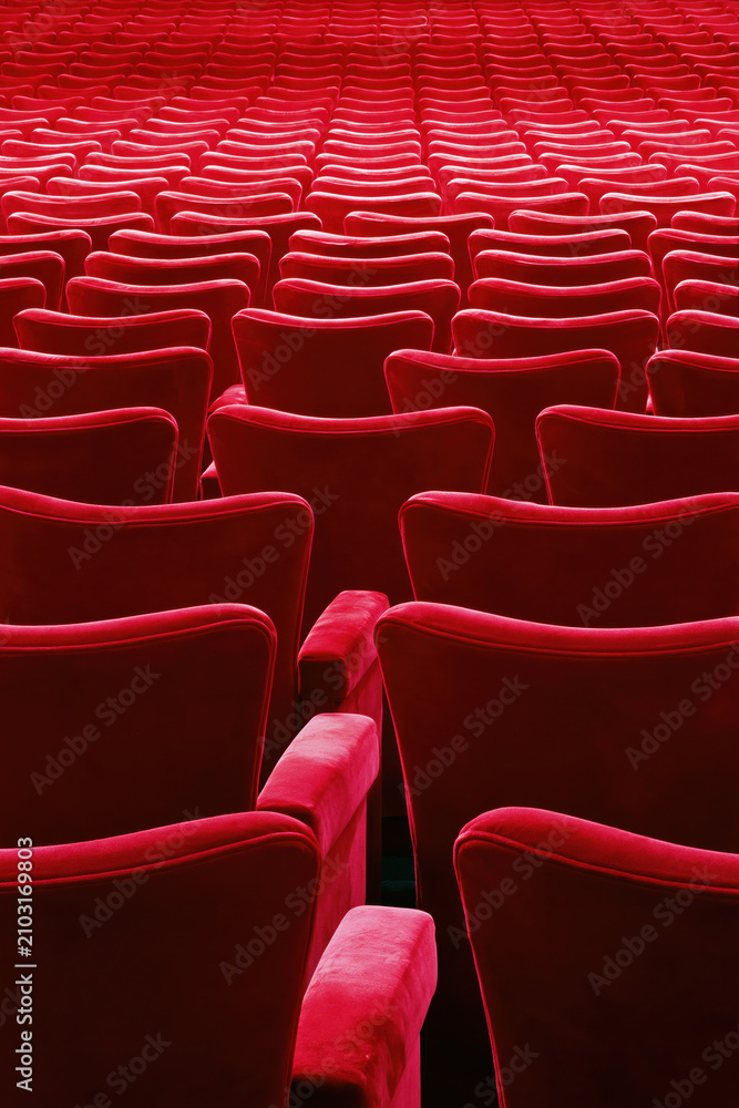 Obraz premium Elegant Red Seat Perspective