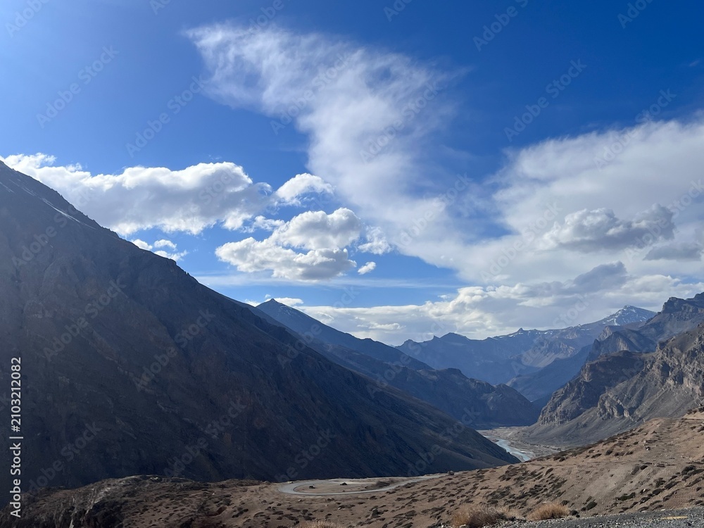 Fototapeta premium mountains and clouds