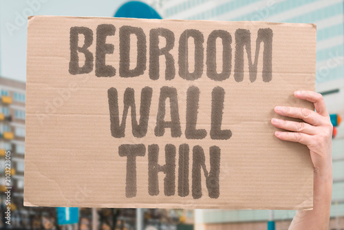 Cuadro en lienzo "Bedroom Wall Thin" Privacy is poor here