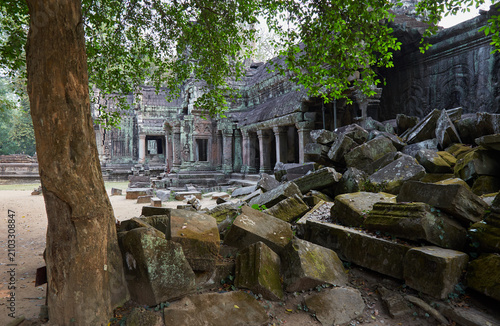 Fotografie Ta Prohm was Jayavarman VII's first major temple, and an ancestral temple dedica