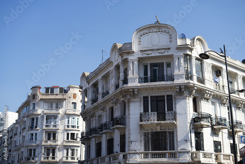 Cuadro en lienzo Historic colonial architecture with white Art Deco building facades in Casablanc