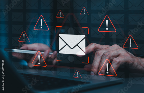 Fotografía Email security alert concept