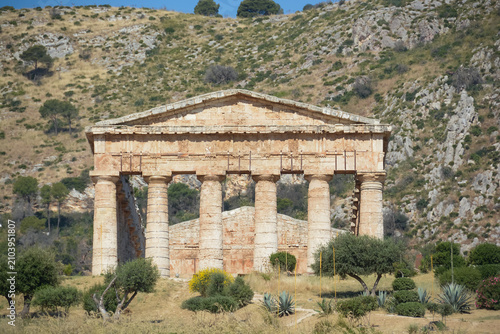 Foto Temple de Ségeste - Parc archéologique de Ségeste - Sicile - Italie
