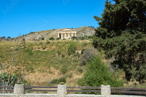 Foto Temple de Ségeste - Parc archéologique de Ségeste - Sicile - Italie