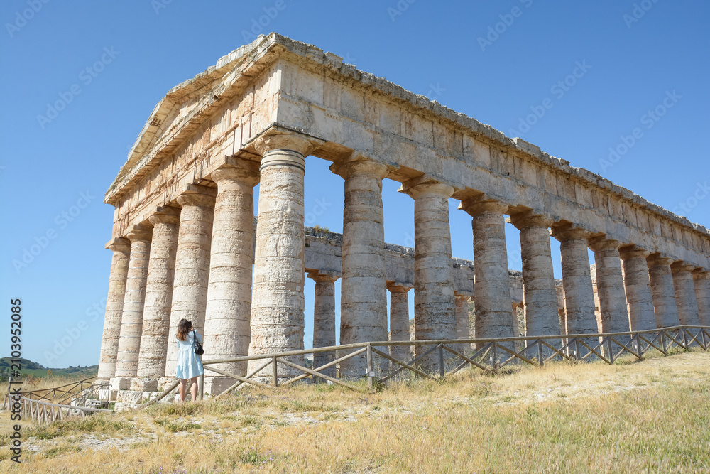 Fototapeta premium Temple de Ségeste - Parc archéologique de Ségeste - Sicile - Italie