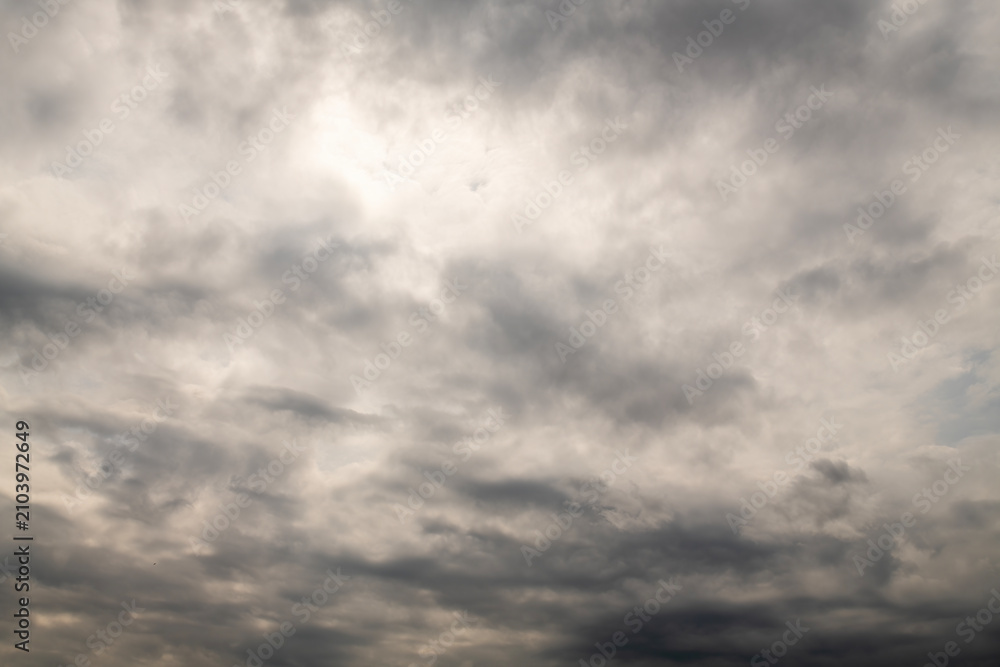 Fototapeta premium Dramatic Overcast Sky with Dark Storm Clouds Background