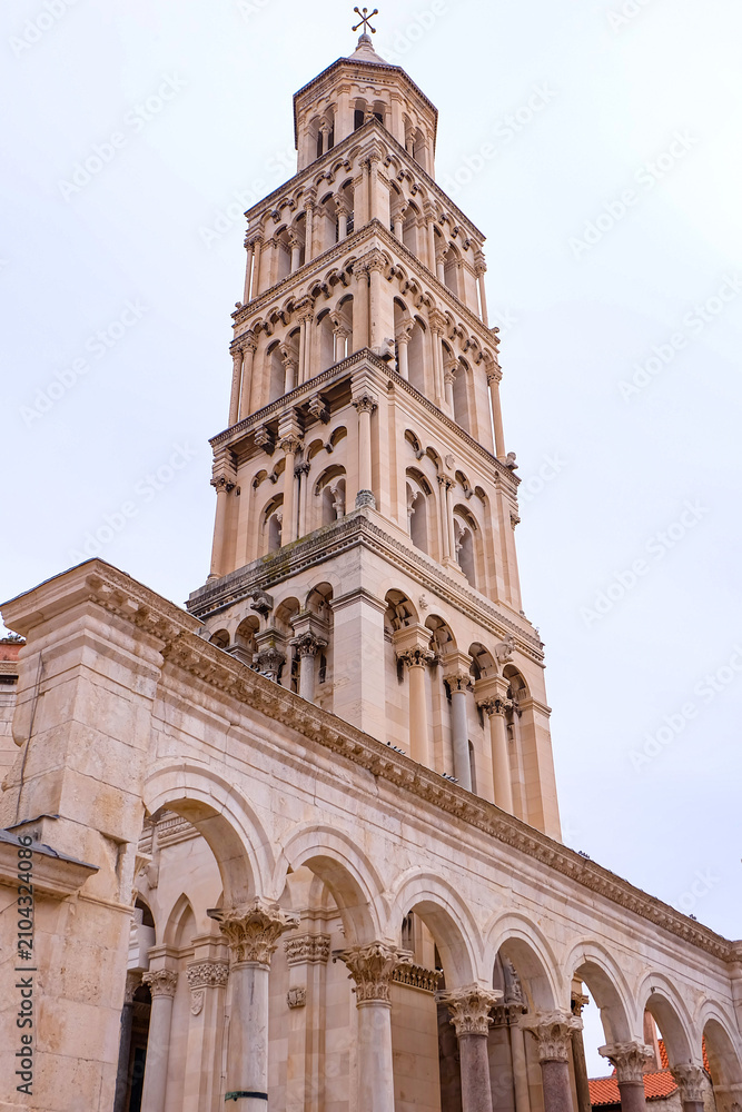 Fototapeta premium Diocletian's Palace and the Romanesque bell tower of the Cathedral of Saint Domnius in Split old town, Croatia
