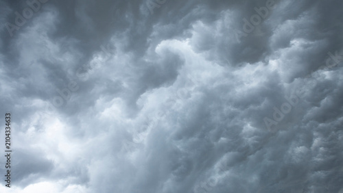 Quadro em tela Ciel d'orage aux nuages gris et menaçant