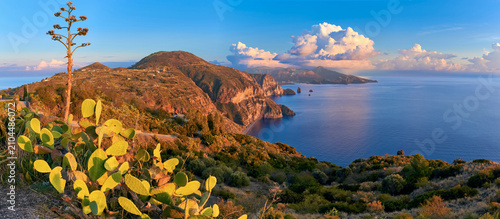 Quadro su tela Panoramic view from Belvedere Quattrocchi on Lipari island looking towards Vulca