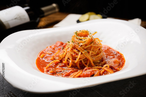 Fotografie Tomato spaghetti pasta with marinara sauce