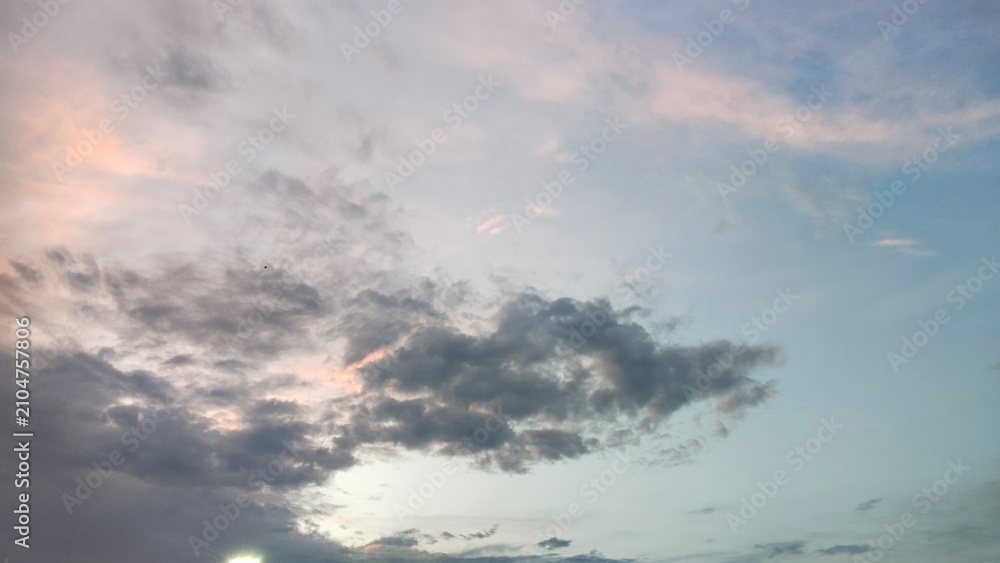 Obraz premium pinky bluish sky and clouds