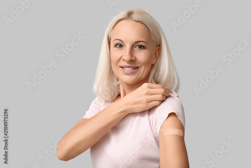 Mature woman with medical p...