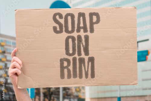 Foto "Soap On Rim" Cleanser residue clung to the edge
