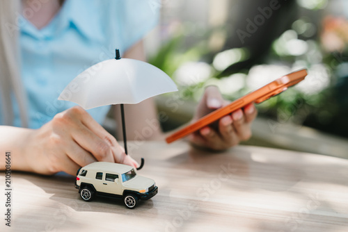 фотографія Online car insurance concept