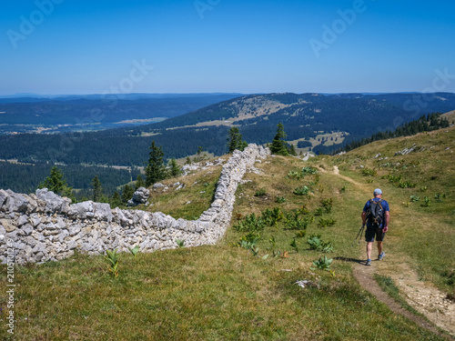 Station météo et radar au sommet du Mont de la Dôle dans le Jura