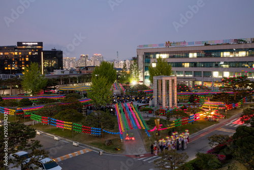 Photos 인파,봉축점등식,연등,기념비,동국대학교,필동,중구,서울
