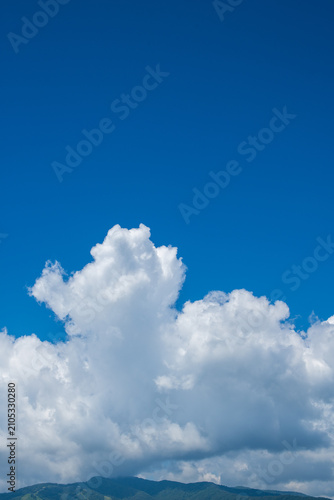 梅雨明けの日に写した高原の空