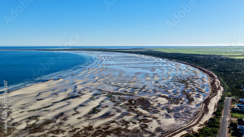 Canvastavla Moonta Bay, Yorke Peninsula, South Australia – 4K aerial drone view of jetty, ti