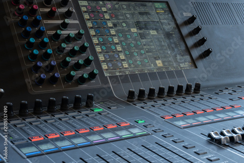 Fotografie Advanced Digital Audio Mixing Console with Display Screen