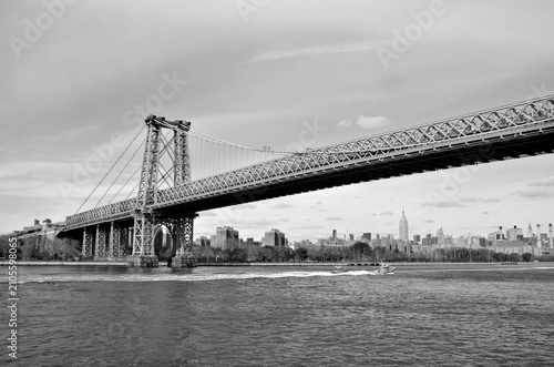 NEW YORK UNITED STATES  OF AMERICA: The Manhattan Bridge is a suspension bridge that crosses the East River, it was opened on December 31, 1909 and was designed by Leon