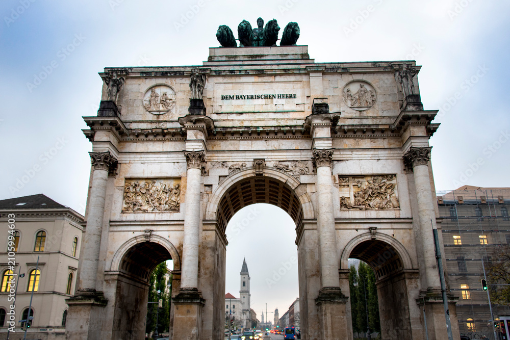 Fototapeta premium Siegestor Memorial Arch in Munich - Germany