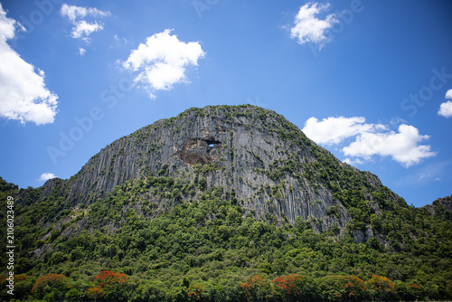 Foto Mountain cliff limestone karst forest blue sky cloud rock tropical daylight, rug