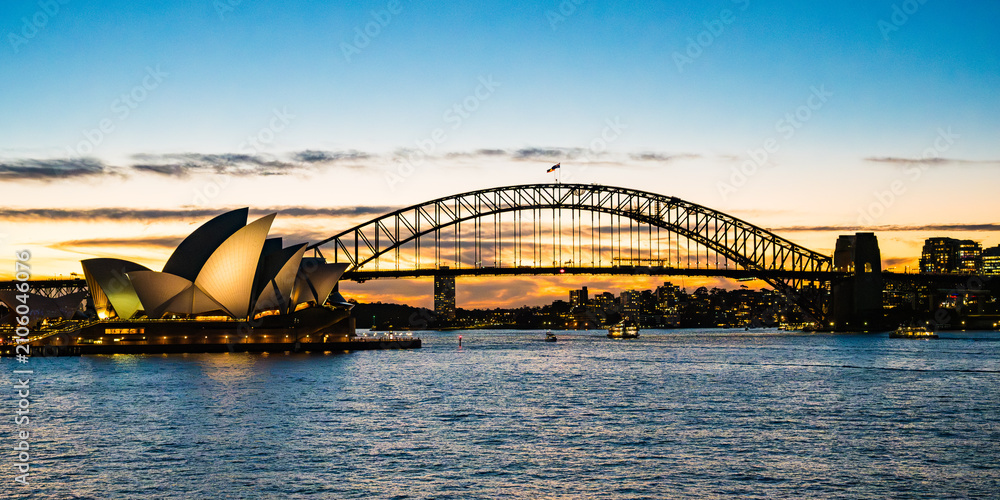 Fototapeta premium sydney harbour bridge at sunset