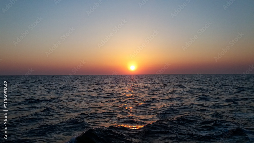 Obraz premium sunset over the sea