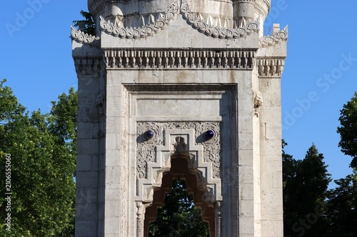The pedestal of the Konya Atatürk Monument was constructed in 1917 by Architect Muzaffer Bey. The monument was originally designed as an agricultural monument.