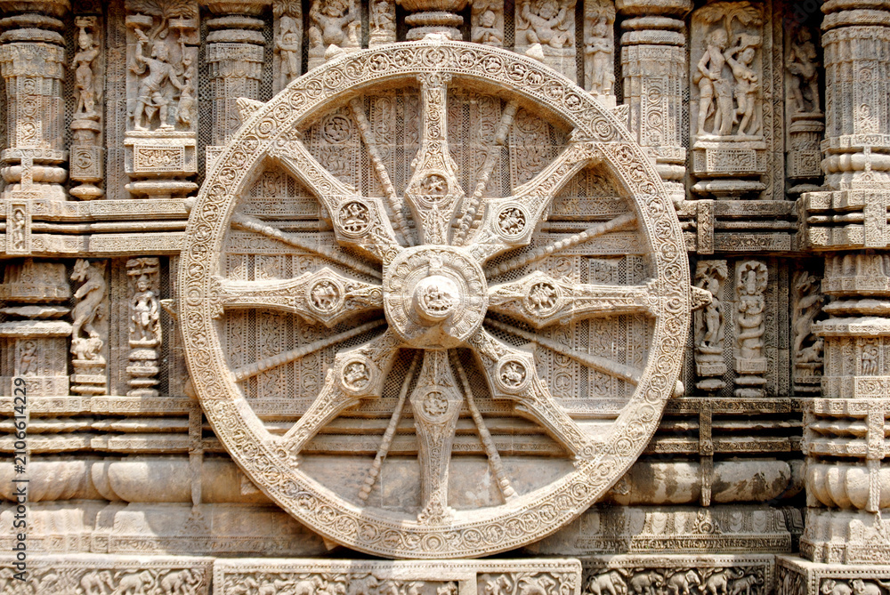 Fototapeta premium detail of an old stone wheel