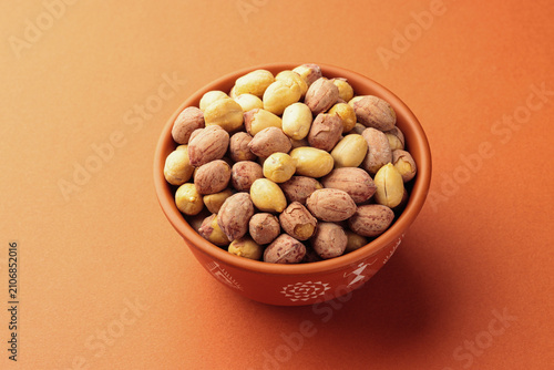 Obraz na płótnie Indian time pass snacks called salted peanuts