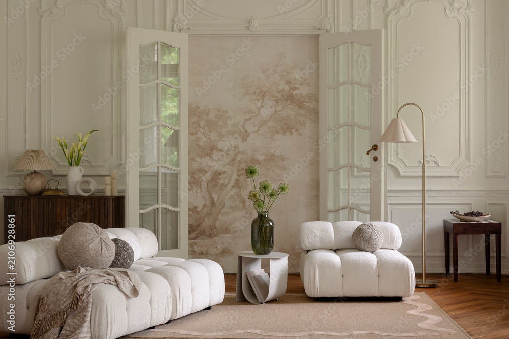Obraz premium Elegant Living Room Interior with Soft Furnishings and Vintage Touches