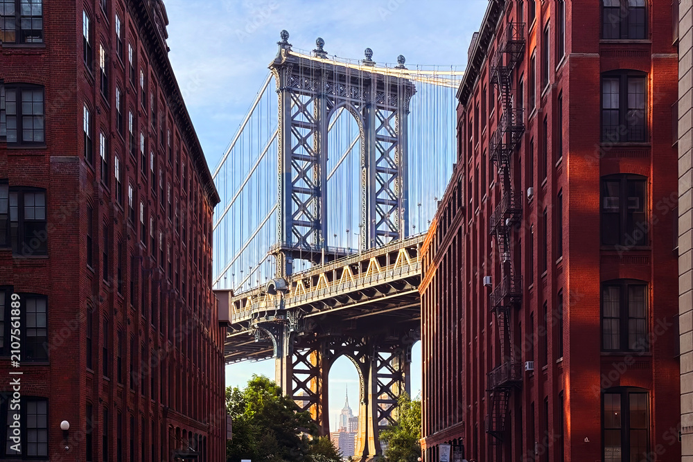 Naklejka premium Manhattan Bridge Framed by DUMBO Street in Brooklyn, New York City, USA