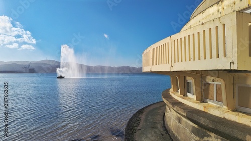 Canvastavla Iconic Carter water fountain and band Rotunda at Oriental Bay in harbour of Well