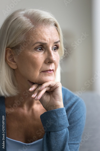 фотографія Elder age difficulties