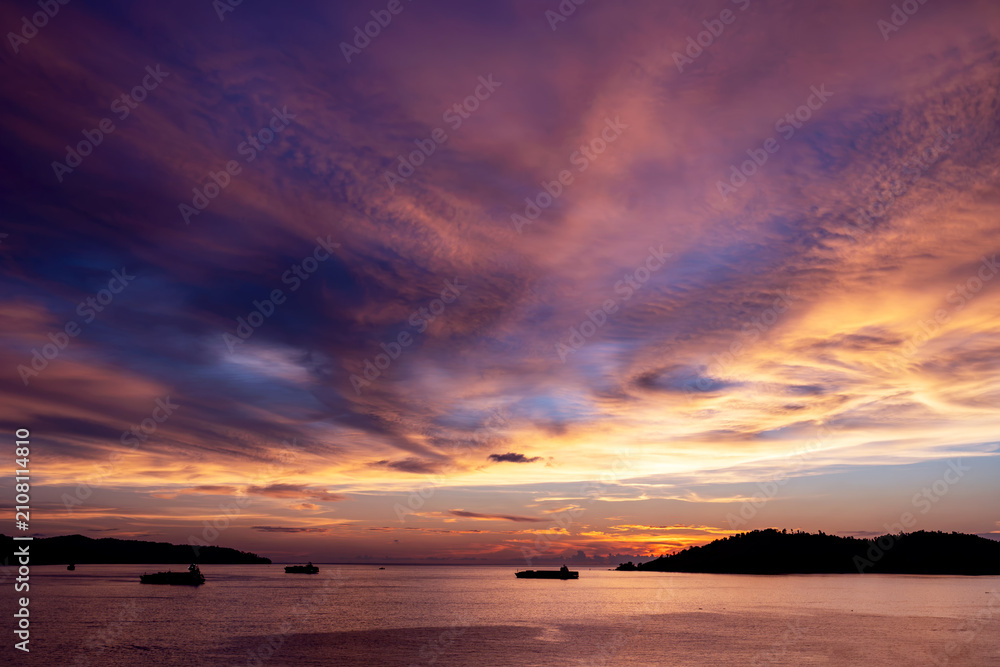 Naklejka premium Aerial view of dramatic sunset at Kota Kinabalu Sabah