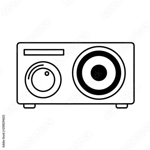A simple black and white line drawing of a vintage audio radio device