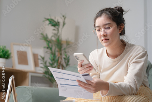 Принти на полотні Online bill payment and personal finance