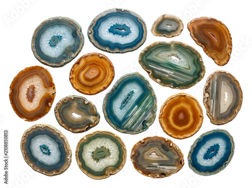 Polished Agate Slice Arrangement Isolated on White Background – Premium Translucent Gemstone Cross Sections PNG