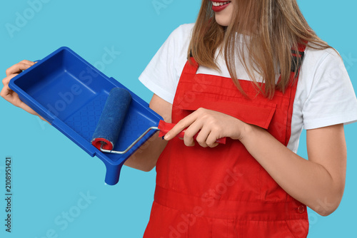 Female painter with paint r...