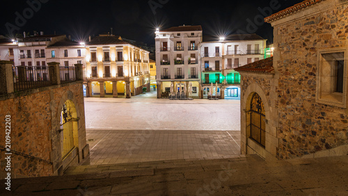 Fotografie Cityscape of Cáceres an night ( Extremadura, Spain)