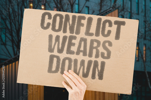 Canvastavla "Conflict Wears Down" Ongoing arguments become emotionally exhausting