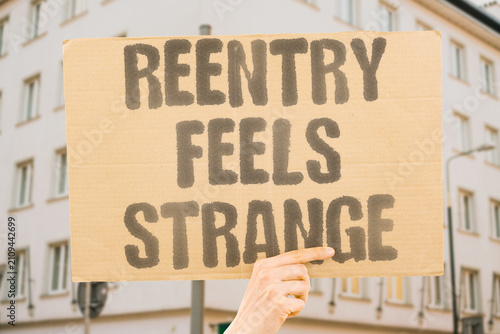 Konstfotografi "Reentry Feels Strange" Returning to others can be initially uncomfortable